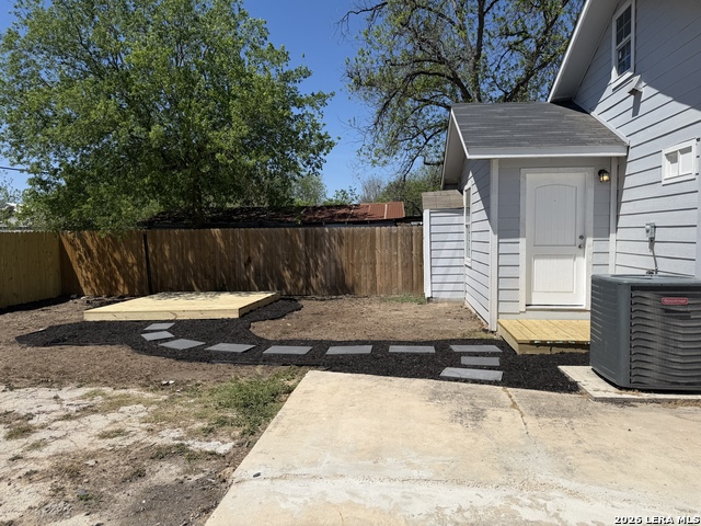 Image 4 of 48 For 1214 Winnipeg W