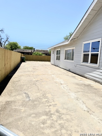 Image 5 of 48 For 1214 Winnipeg W