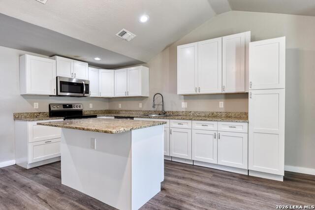 Image 4 of 26 For 131 Sidney  