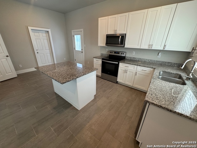 Image 4 of 17 For 218 Rainbow  