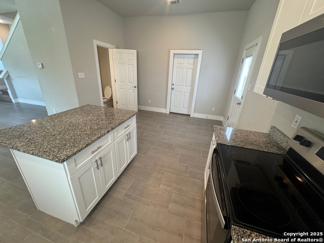 Image 5 of 17 For 218 Rainbow  