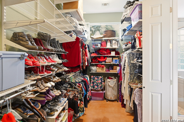 Image 16 of 77 For 752 Taylor  