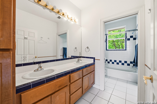 Image 24 of 77 For 752 Taylor  