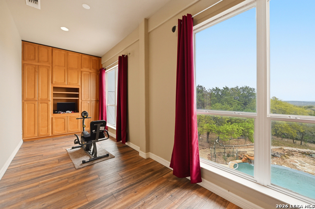 Image 25 of 77 For 752 Taylor  