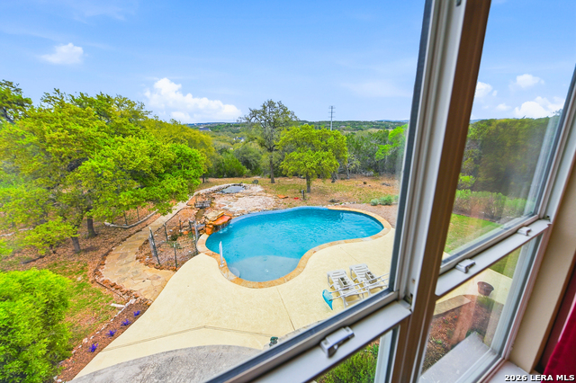 Image 27 of 77 For 752 Taylor  