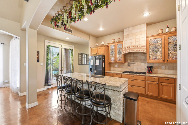 Image 32 of 77 For 752 Taylor  