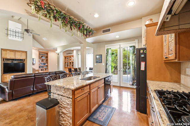 Image 33 of 77 For 752 Taylor  