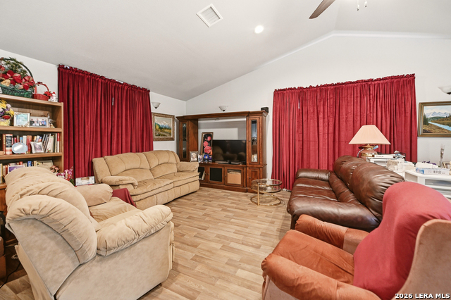 Image 51 of 77 For 752 Taylor  