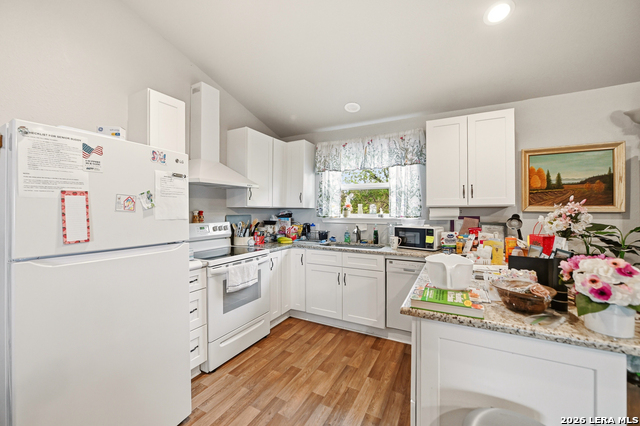 Image 54 of 77 For 752 Taylor  