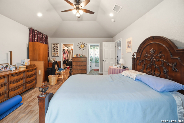 Image 55 of 77 For 752 Taylor  