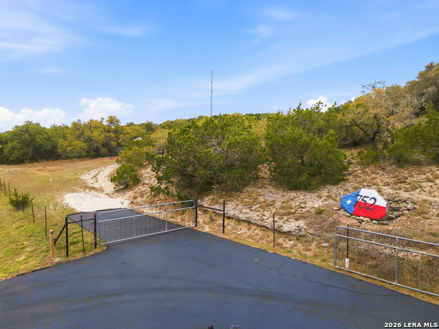 Image 59 of 77 For 752 Taylor  