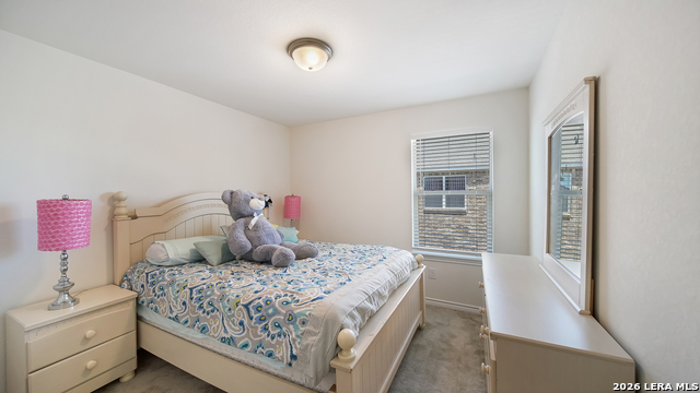 Listing photo id 19 for 350 Colonial Blf