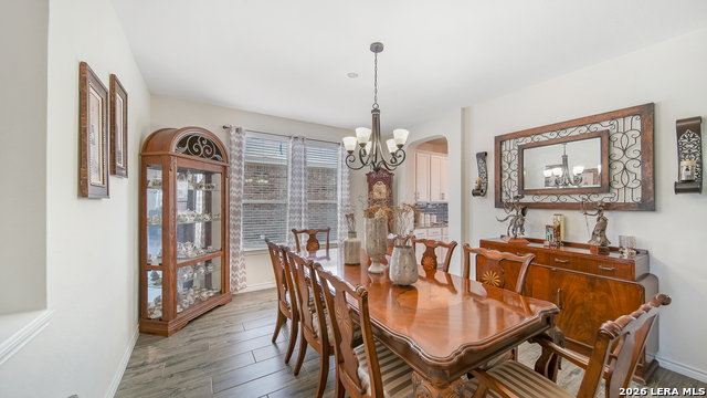 Listing photo id 2 for 350 Colonial Blf