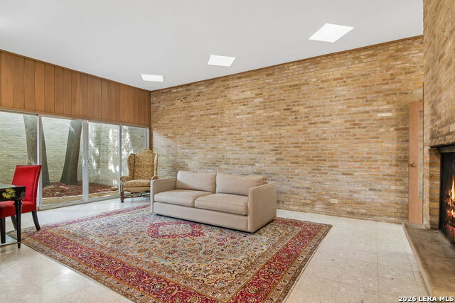 Image 11 of 49 For 349 Mary Louise