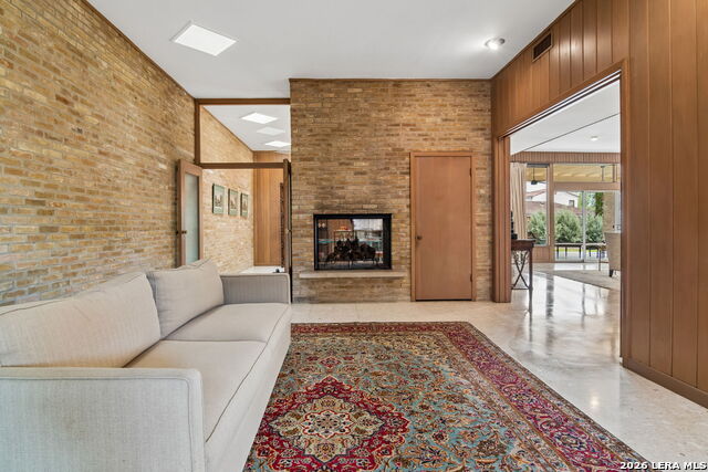 Image 13 of 49 For 349 Mary Louise