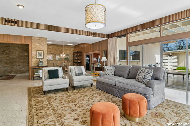 Image 17 of 49 For 349 Mary Louise