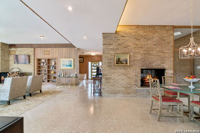 Image 18 of 49 For 349 Mary Louise