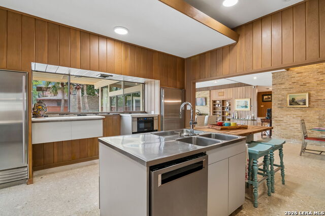 Image 24 of 49 For 349 Mary Louise