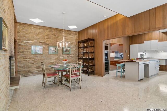 Image 26 of 49 For 349 Mary Louise