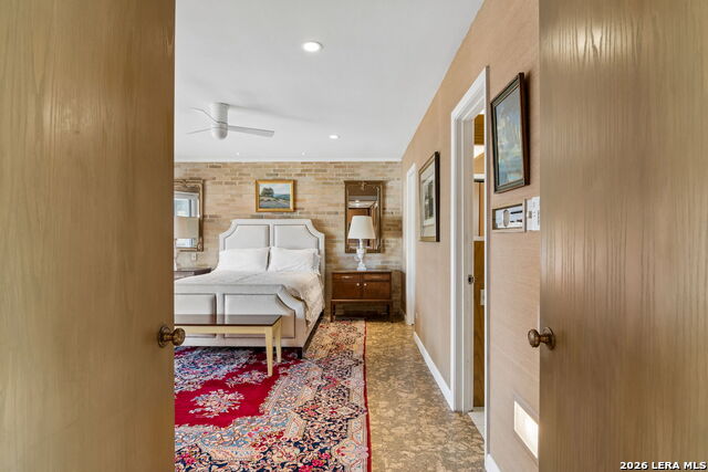 Image 28 of 49 For 349 Mary Louise