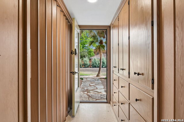 Image 31 of 49 For 349 Mary Louise