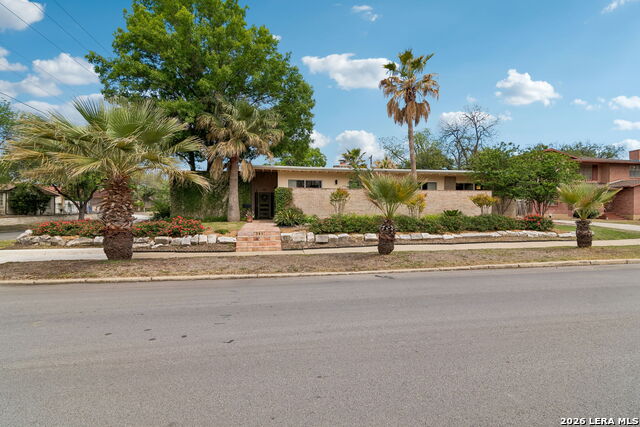 Image 4 of 49 For 349 Mary Louise