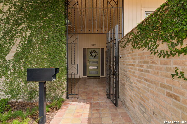 Image 7 of 49 For 349 Mary Louise