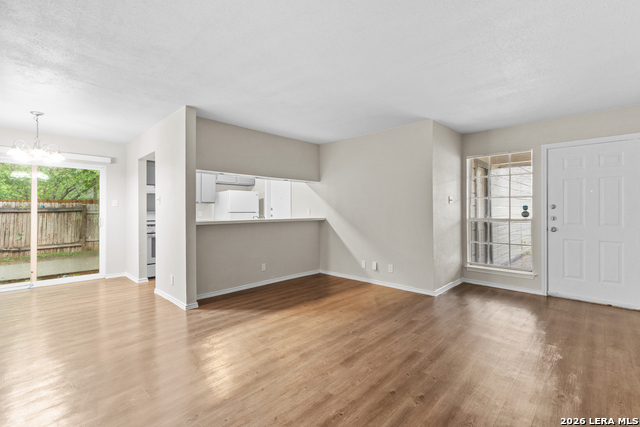 Listing photo id 27 for 5230 Meadow Rise