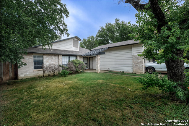 Listing photo id 1 for 5230 Meadow Rise