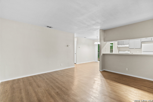 Listing photo id 30 for 5230 Meadow Rise