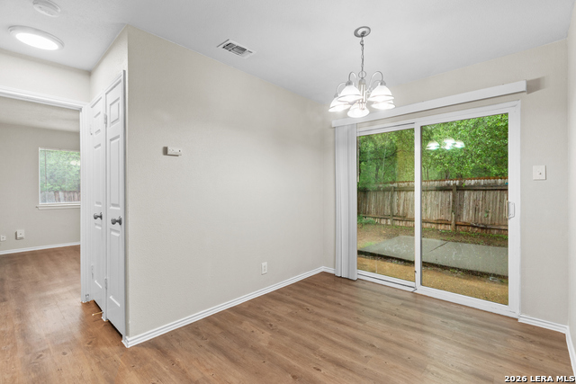 Listing photo id 32 for 5230 Meadow Rise