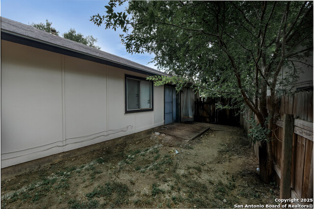 Listing photo id 3 for 5230 Meadow Rise