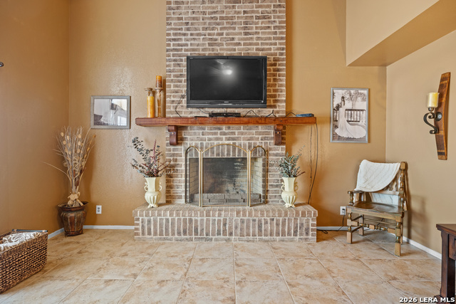 Image 10 of 50 For 865 Interstate 35 #1  1