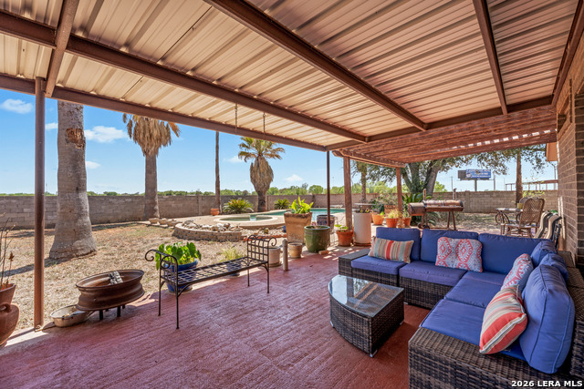 Image 28 of 50 For 865 Interstate 35 #1  1