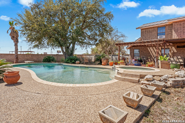 Image 31 of 50 For 865 Interstate 35 #1  1