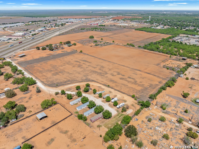 Image 35 of 50 For 865 Interstate 35 #1  1