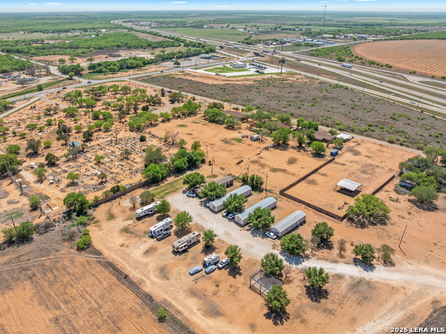 Image 36 of 50 For 865 Interstate 35 #1  1