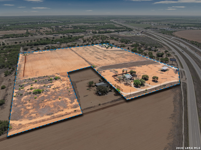 Image 41 of 50 For 865 Interstate 35 #1  1