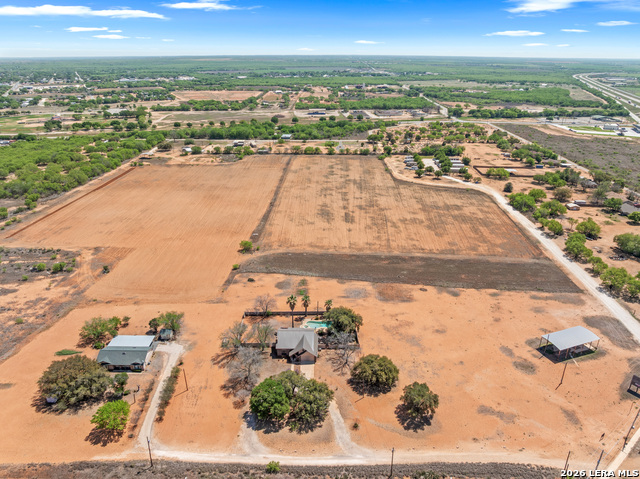 Image 42 of 50 For 865 Interstate 35 #1  1