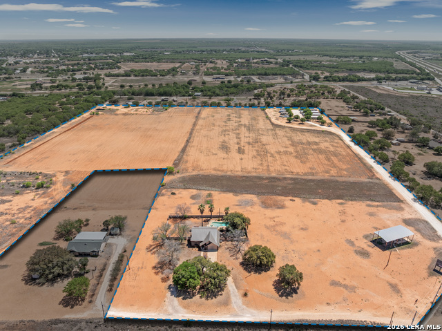 Image 43 of 50 For 865 Interstate 35 #1  1