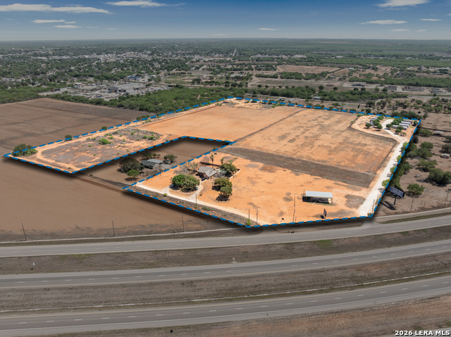 Image 45 of 50 For 865 Interstate 35 #1  1