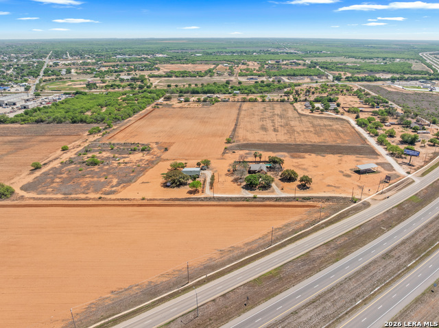 Image 46 of 50 For 865 Interstate 35 #1  1