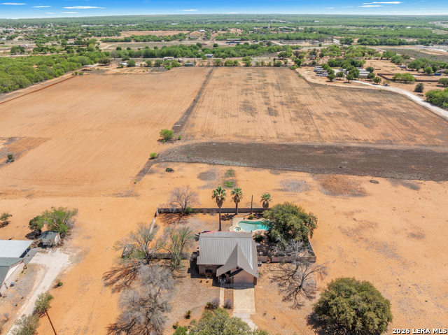 Image 48 of 50 For 865 Interstate 35 #1  1