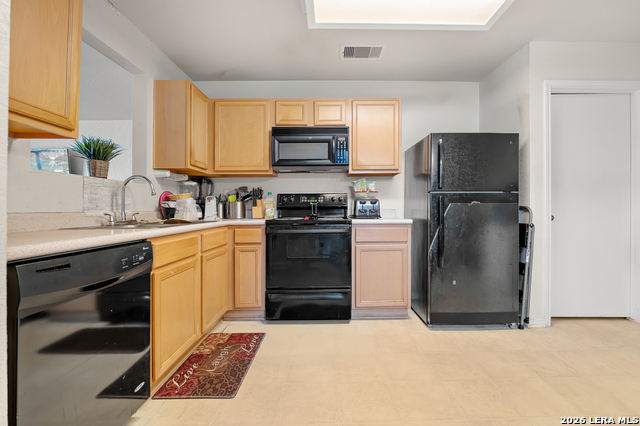 Image 8 of 19 For 11010 Stagwood