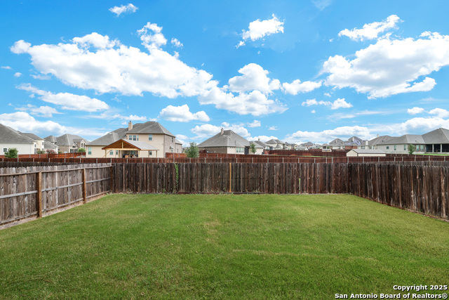 Image 30 of 31 For 13031 Heathers Sun