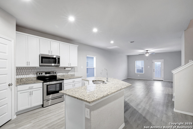 Image 9 of 31 For 13031 Heathers Sun