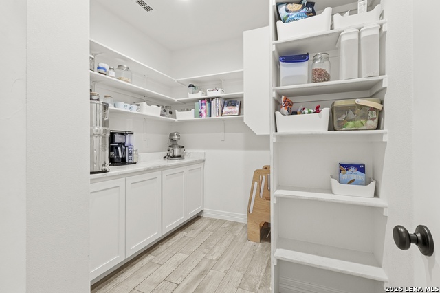 Listing photo id 20 for 1401 Hartfield Rd
