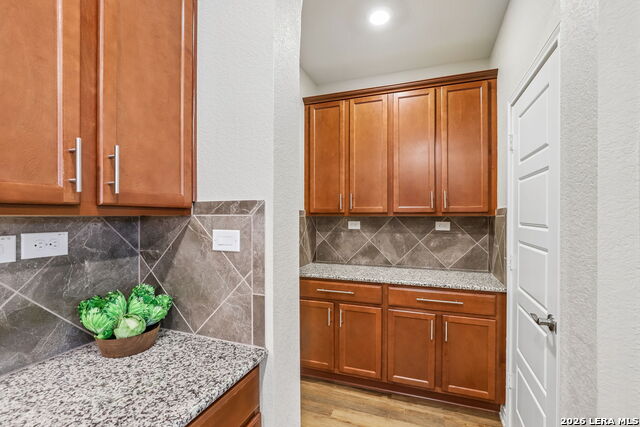 Image 15 of 61 For 11213 Hill Top Bnd