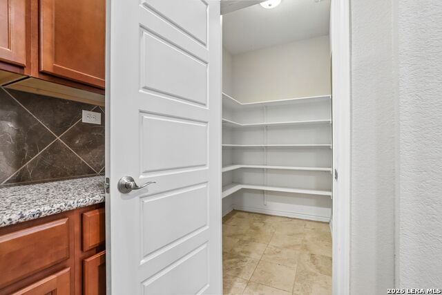 Image 16 of 61 For 11213 Hill Top Bnd