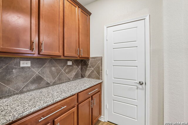 Image 17 of 61 For 11213 Hill Top Bnd